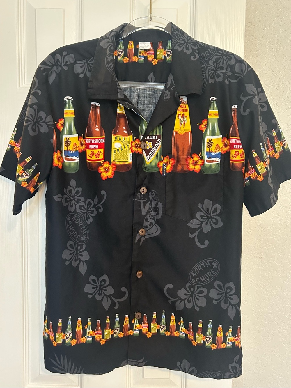 Black Hawaiian Beer-Print Short-Sleeve Button-Down Shirt
